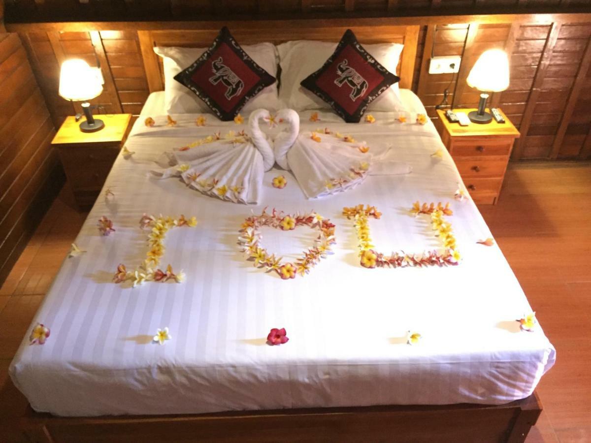 Lotus Bungalow Hotel Nusa Penida Bagian luar foto